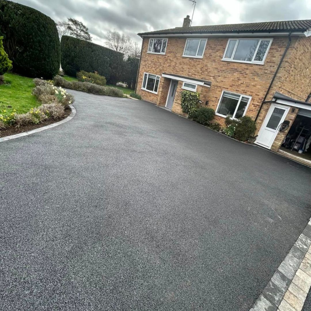 asphalt tarmac drive and block kerbing - MJ Nunn Surfacing Contractor